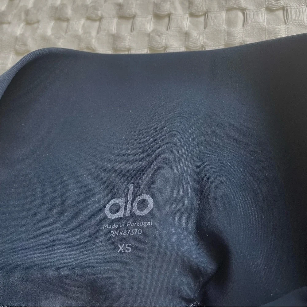 Alo Yoga Leggings XS Warrior Cut Shredded 7/8 Navy Blue High‎ Rise